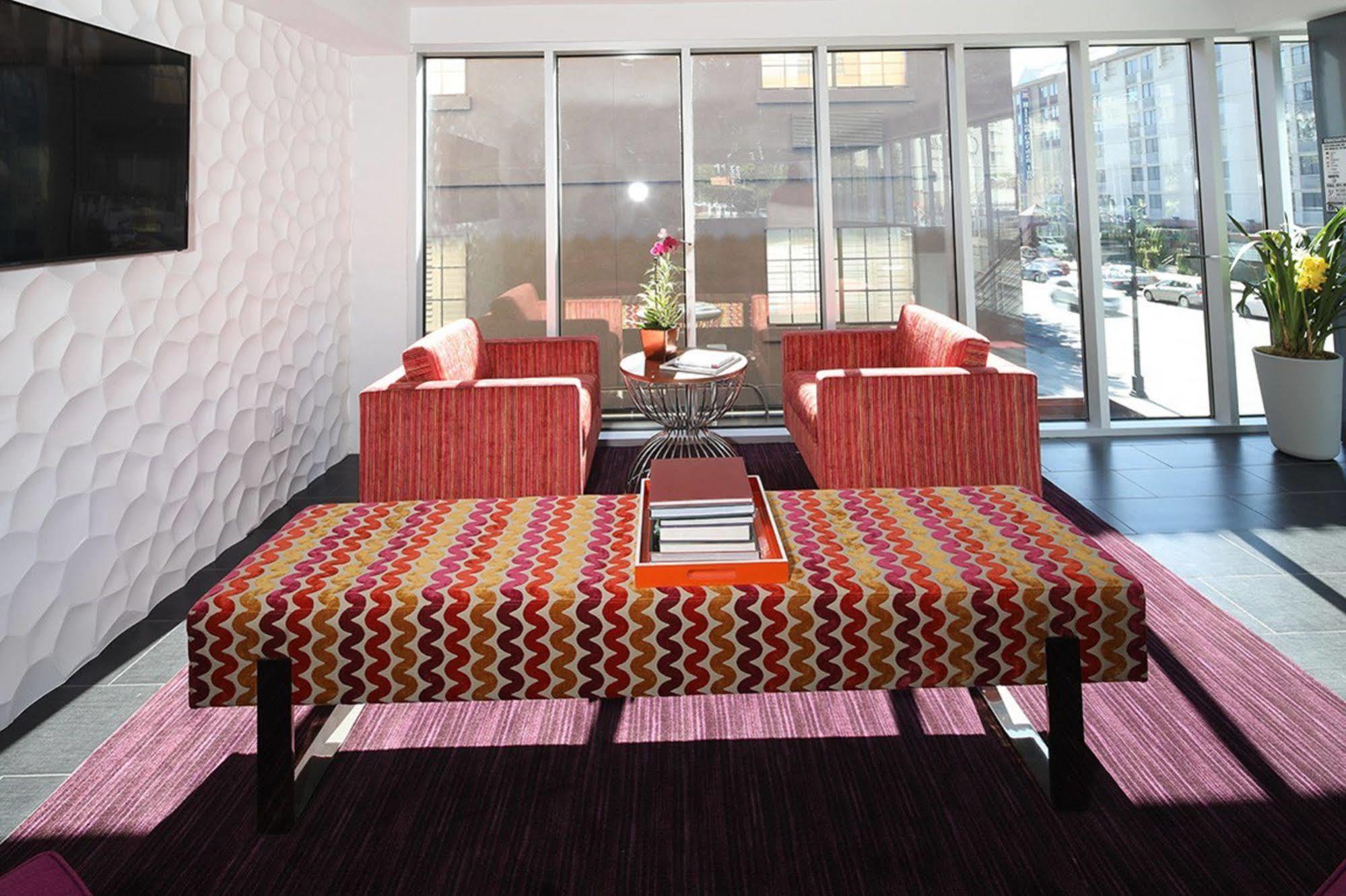 Lexen - Hollywood Hotel 2*
